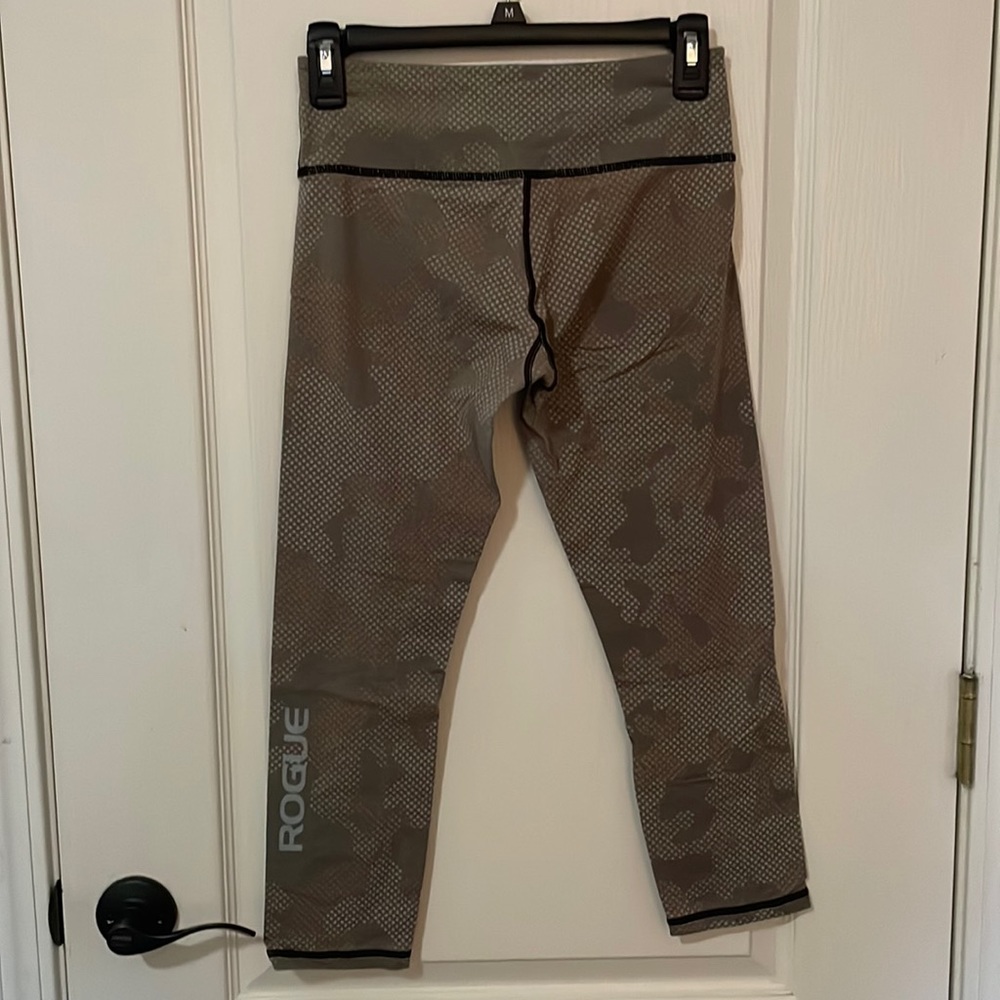 Rogue Capri leggings